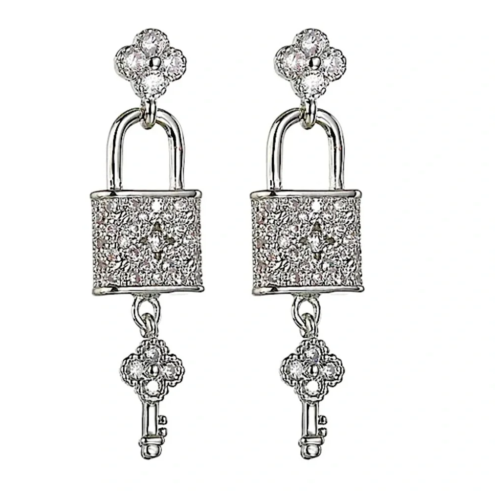 STERLING SILVER BLOSSOM LOCK KEY EARRINGS - Picture 10 of 11